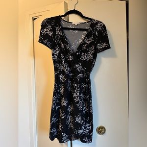 3/$20 Ultra flirt V-neck floral dress XS